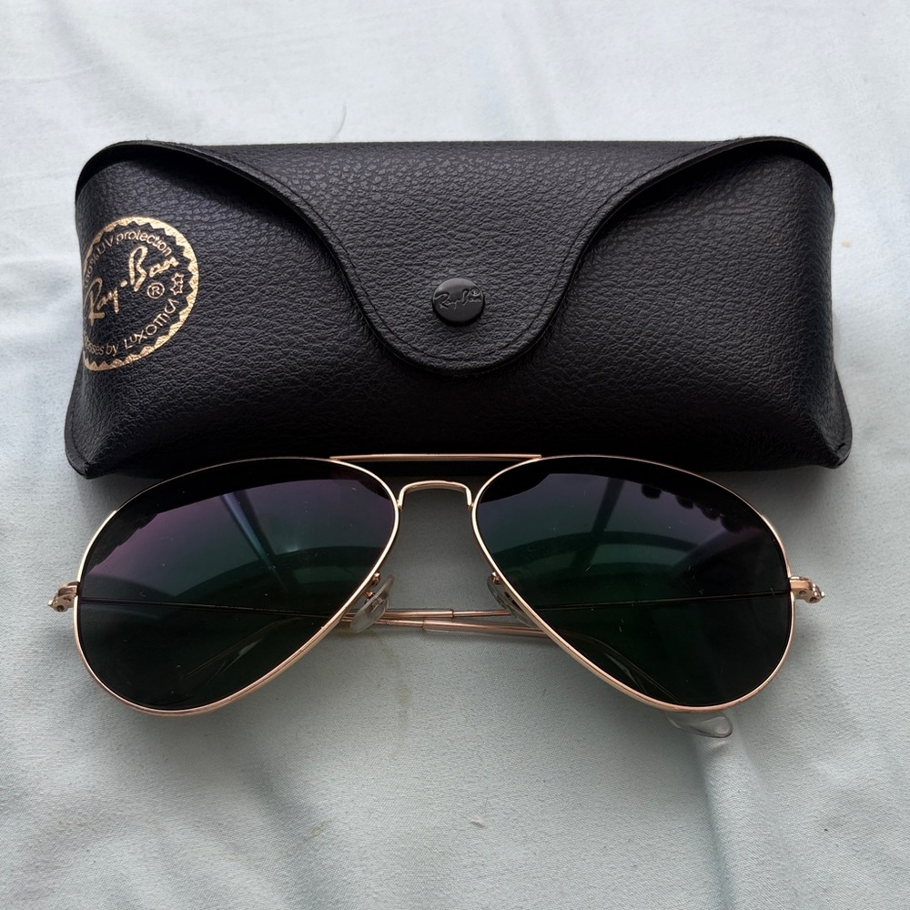 Ray-Ban Classic Aviator Sunglasses - Black/Gold